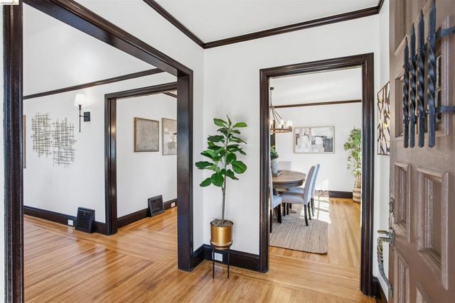 2900 Sheffield Ave, Oakland, CA 94602