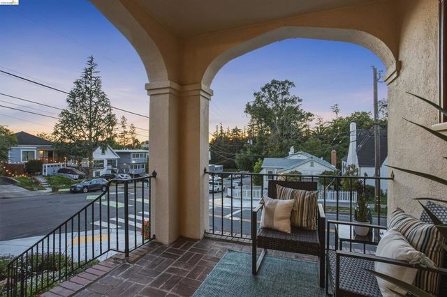 2900 Sheffield Ave, Oakland, CA 94602