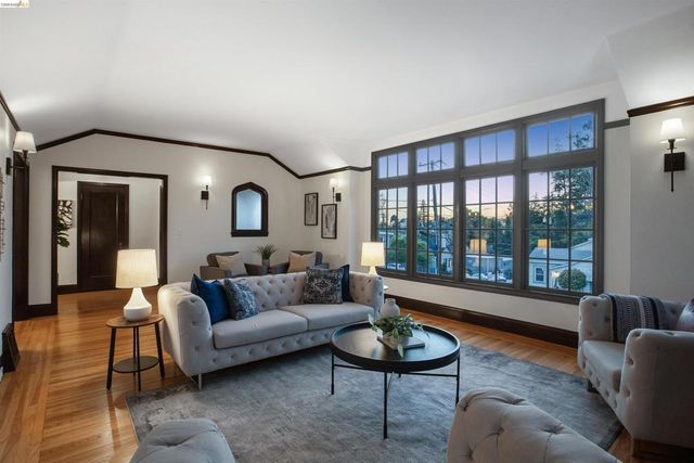 2900 Sheffield Ave, Oakland, CA 94602