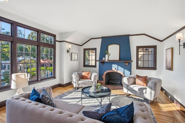 2900 Sheffield Ave, Oakland, CA 94602