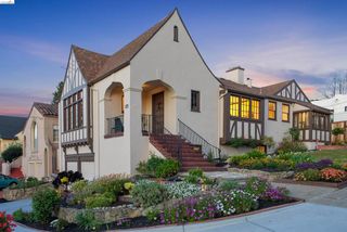 2900 Sheffield Ave, Oakland, CA 94602