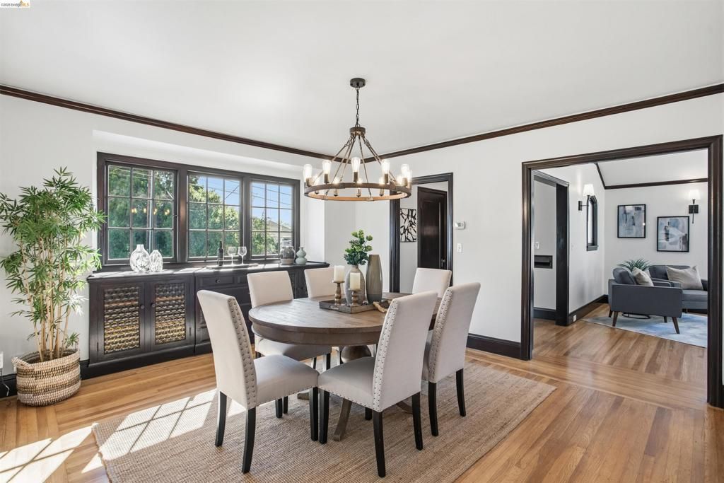 Image 11 of property listing at 2900 Sheffield Ave, Oakland, CA 94602