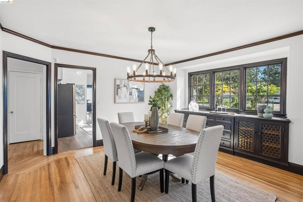 Image 12 of property listing at 2900 Sheffield Ave, Oakland, CA 94602