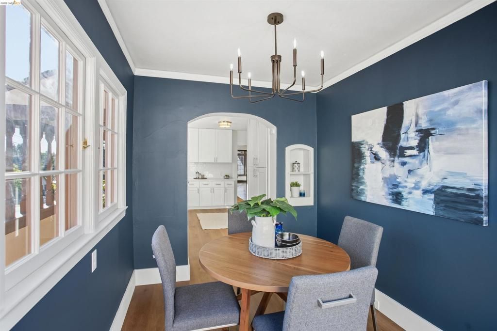 Image 19 of property listing at 2900 Sheffield Ave, Oakland, CA 94602