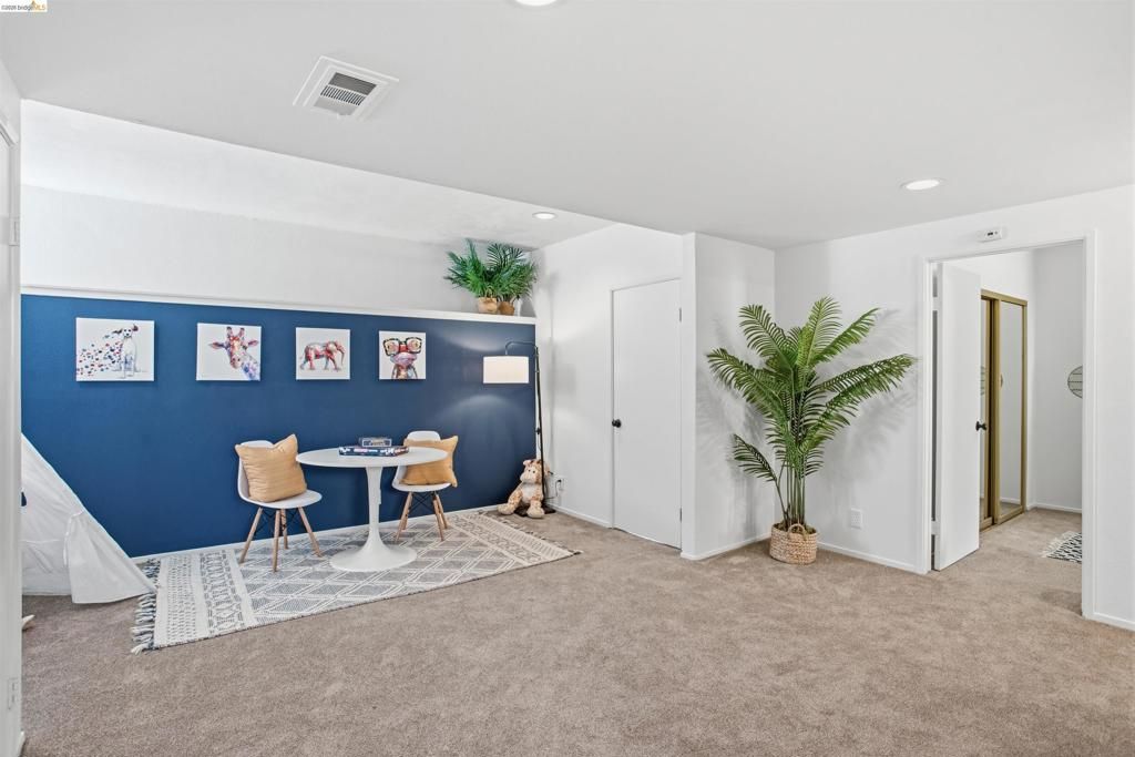 Image 27 of property listing at 2900 Sheffield Ave, Oakland, CA 94602