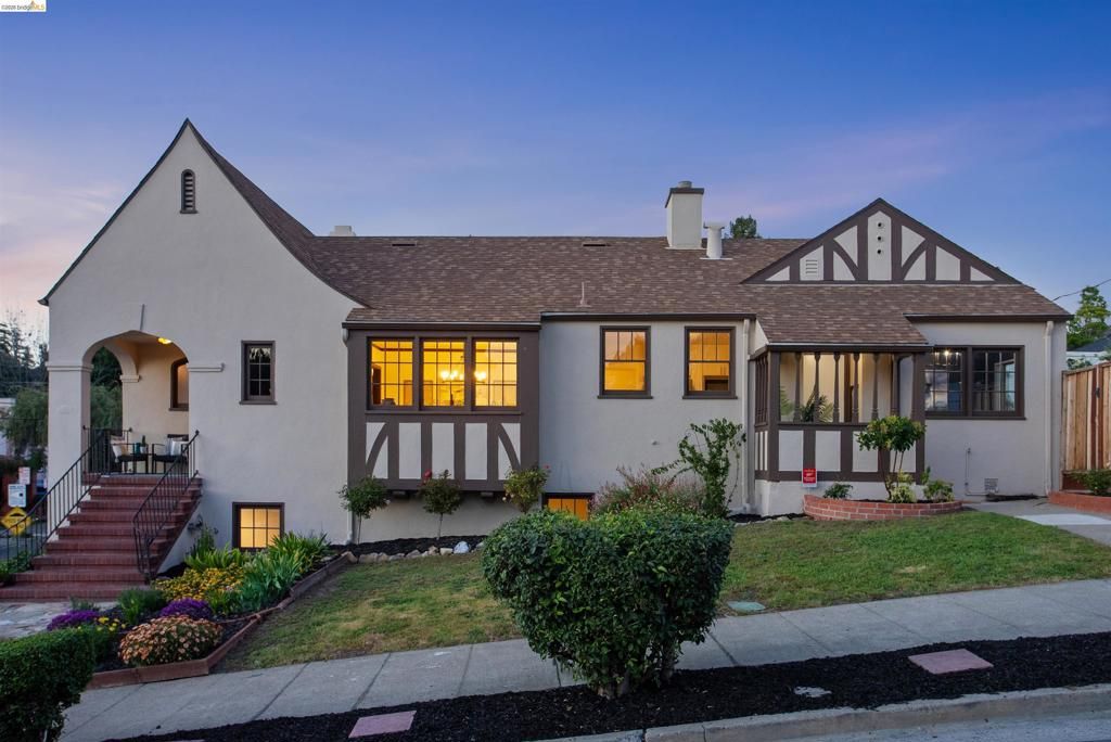 Image 39 of property listing at 2900 Sheffield Ave, Oakland, CA 94602