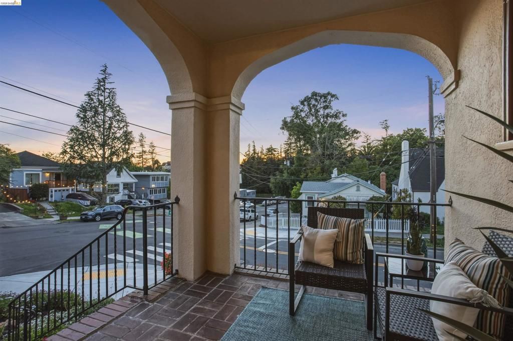 Image 42 of property listing at 2900 Sheffield Ave, Oakland, CA 94602