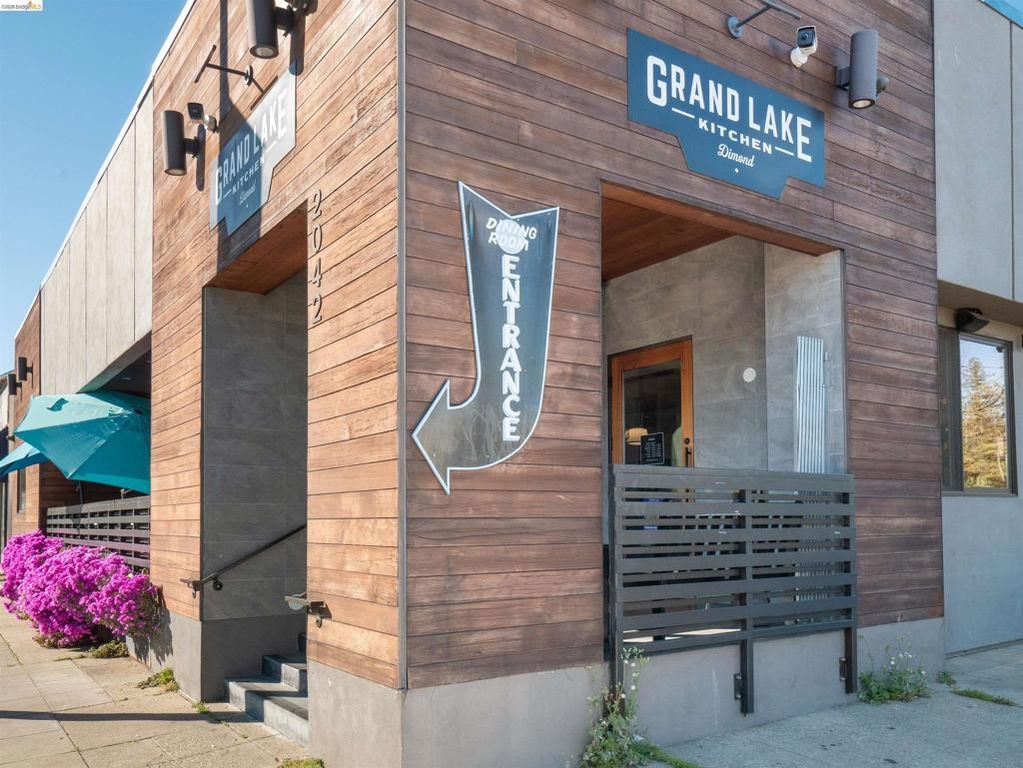 Image 54 of property listing at 2900 Sheffield Ave, Oakland, CA 94602