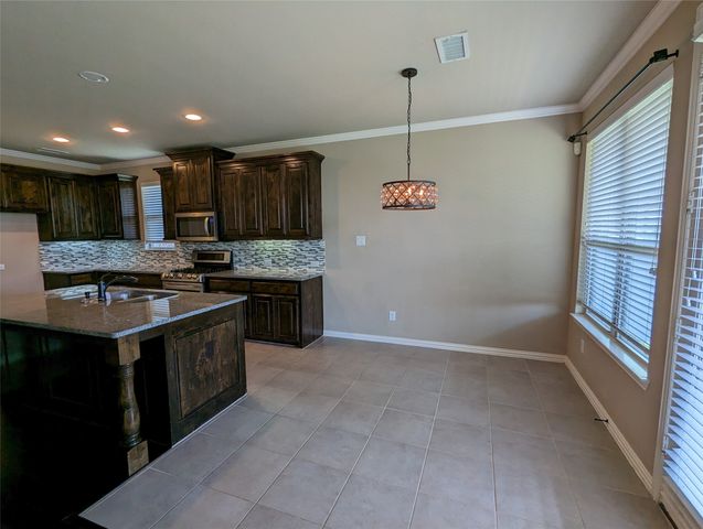 591 Deverson Drive, Rockwall, TX 75087