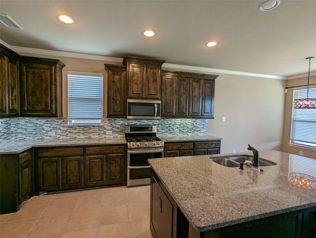 591 Deverson Drive, Rockwall, TX 75087