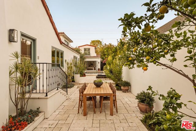 451 16th Street, Santa Monica, CA 90402