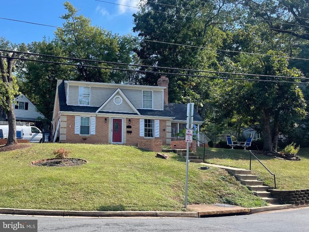 230 CABBEL DR, Manassas Park, VA 20111