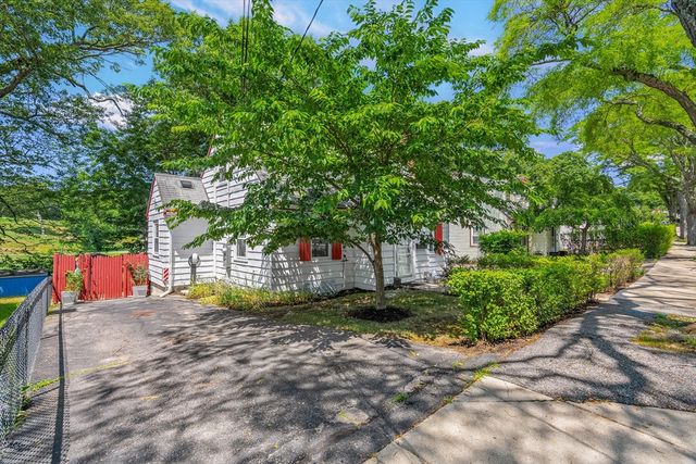 567 Poplar Street, Boston, MA 02131