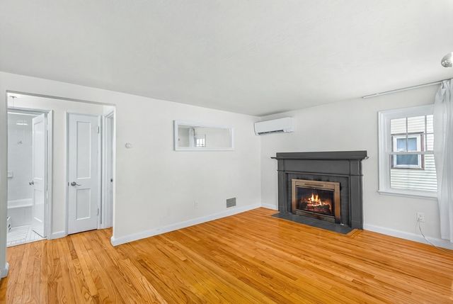 567 Poplar Street, Boston, MA 02131