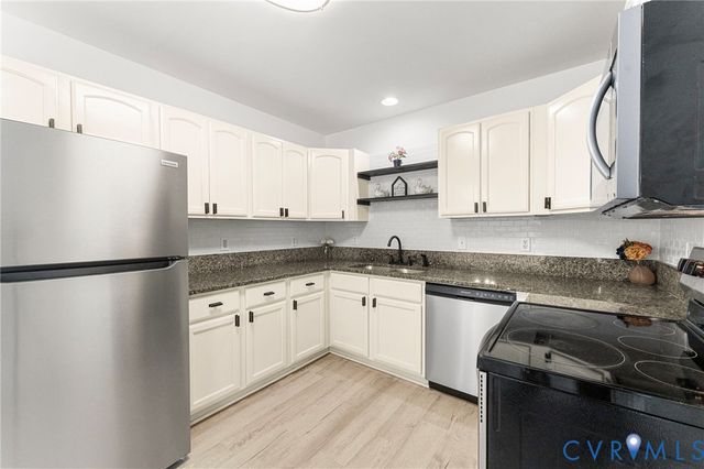 119 W Jefferson Ave, Warsaw, VA 22572