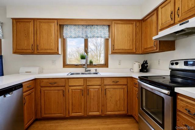 20 Day Road, Campbell Hall, NY 10916