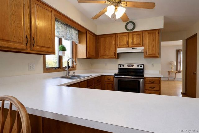 20 Day Road, Campbell Hall, NY 10916
