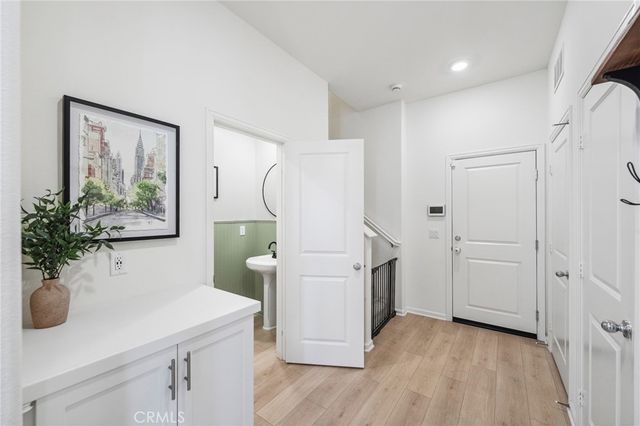 1060 Kendale Way, Vista, CA 92081