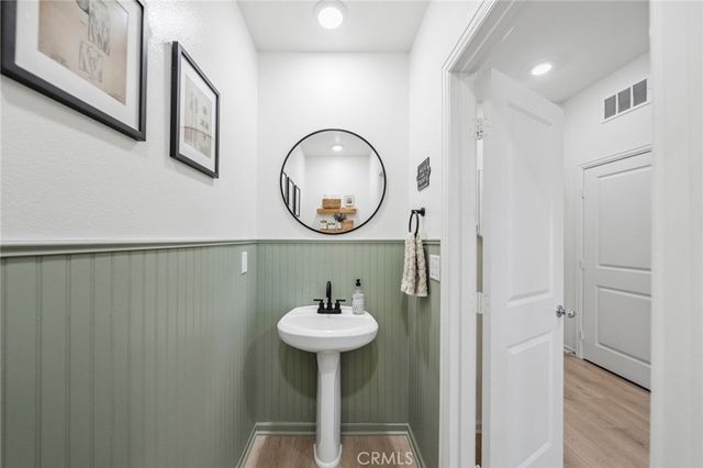 1060 Kendale Way, Vista, CA 92081