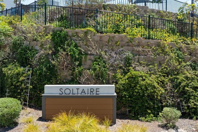 1060 Kendale Way, Vista, CA 92081