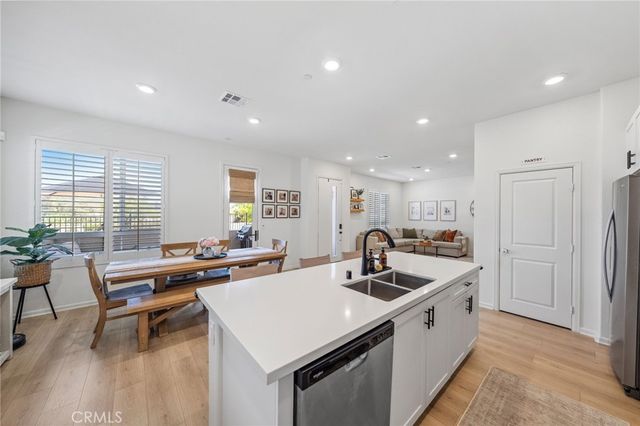 1060 Kendale Way, Vista, CA 92081