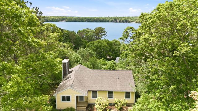 92 Shorewood Drive, Mashpee, MA 02649