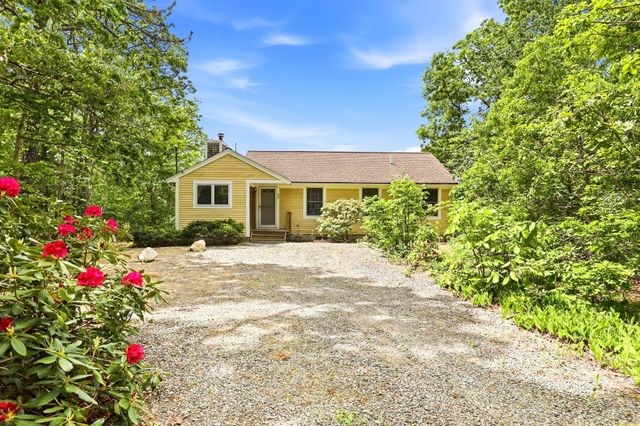 92 Shorewood Drive, Mashpee, MA 02649