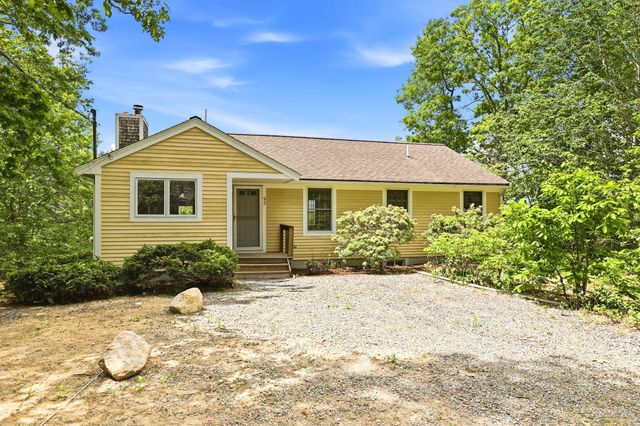 92 Shorewood Drive, Mashpee, MA 02649