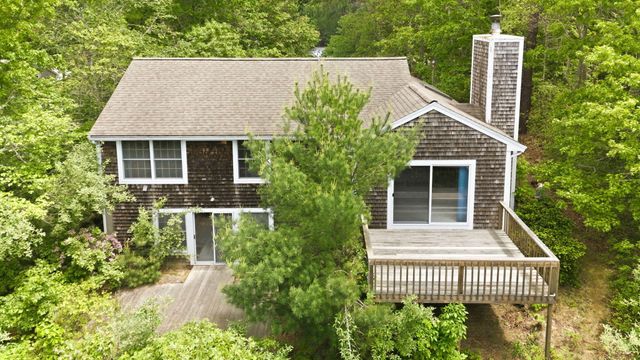 92 Shorewood Drive, Mashpee, MA 02649