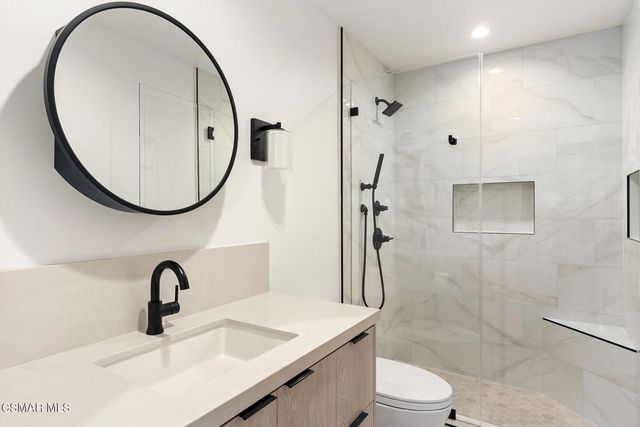 84 Sunny Vista Avenue, Oak Park, CA 91377