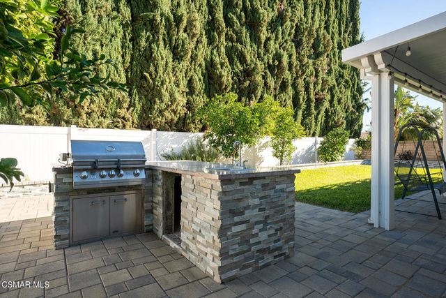 84 Sunny Vista Avenue, Oak Park, CA 91377