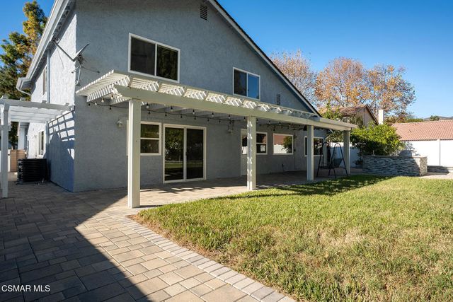 84 Sunny Vista Avenue, Oak Park, CA 91377