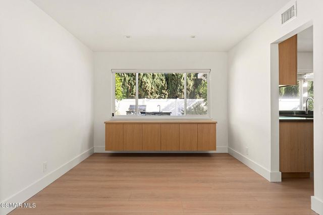 84 Sunny Vista Avenue, Oak Park, CA 91377