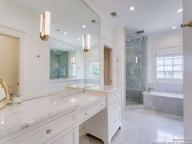 204 Parklane, Olmos Park, TX 78212