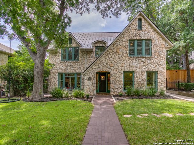 204 Parklane, Olmos Park, TX 78212