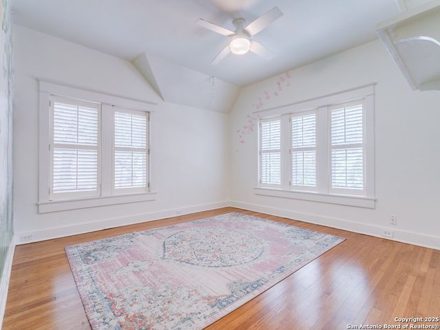 204 Parklane, Olmos Park, TX 78212