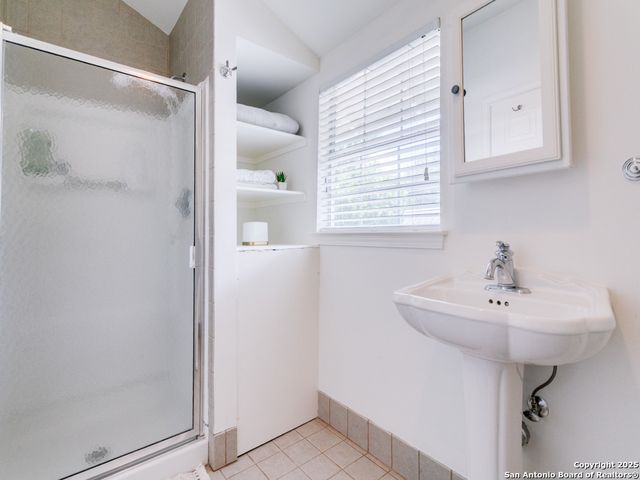 204 Parklane, Olmos Park, TX 78212