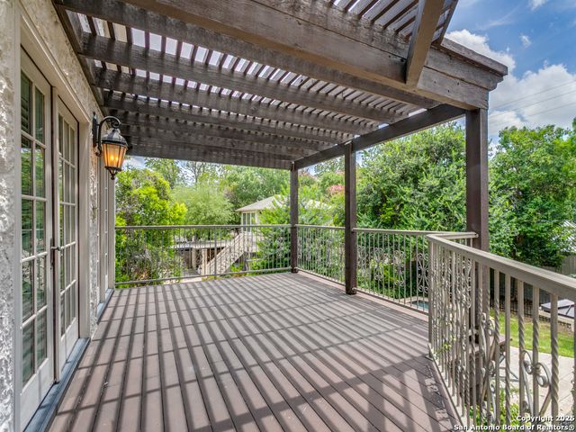 204 Parklane, Olmos Park, TX 78212