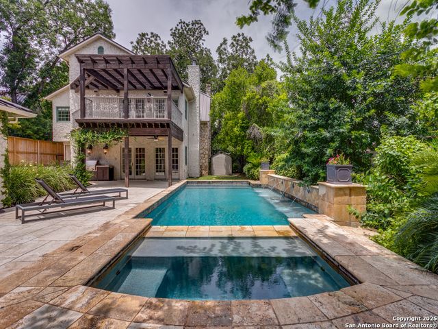 204 Parklane, Olmos Park, TX 78212