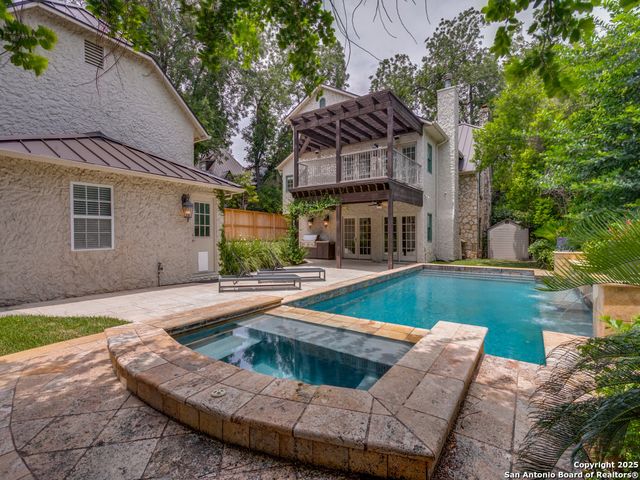 204 Parklane, Olmos Park, TX 78212