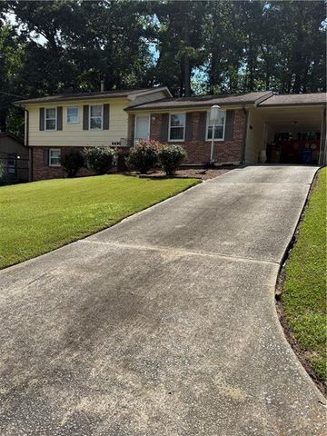 6490 Cedar Hurst Trail, Atlanta, GA 30349