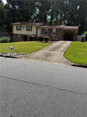6490 Cedar Hurst Trail, Atlanta, GA 30349