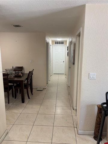 21122 NW 39th Avenue, Miami Gardens, FL 33055