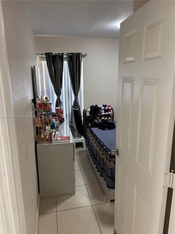 21122 NW 39th Avenue, Miami Gardens, FL 33055