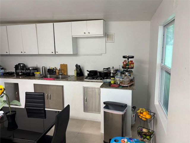 21122 NW 39th Avenue, Miami Gardens, FL 33055