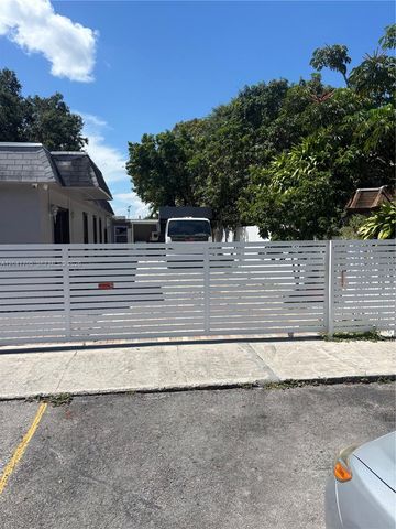 21122 NW 39th Avenue, Miami Gardens, FL 33055