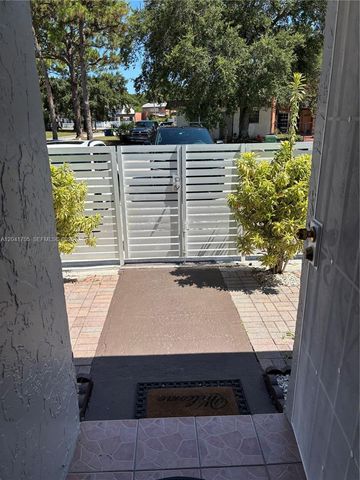 21122 NW 39th Avenue, Miami Gardens, FL 33055