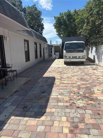 21122 NW 39th Avenue, Miami Gardens, FL 33055