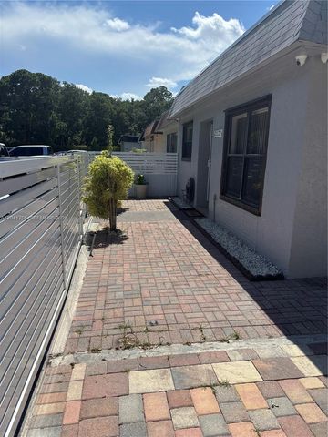21122 NW 39th Avenue, Miami Gardens, FL 33055