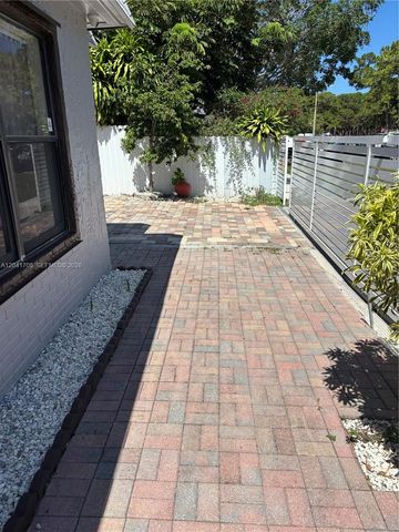 21122 NW 39th Avenue, Miami Gardens, FL 33055